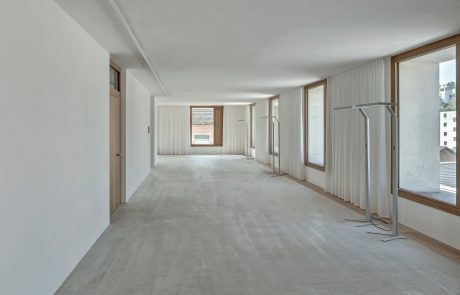 2226 Emmenweid. Brick Award 22 Category "Working together". Baumschlager Eberle Architekten. Hallway view