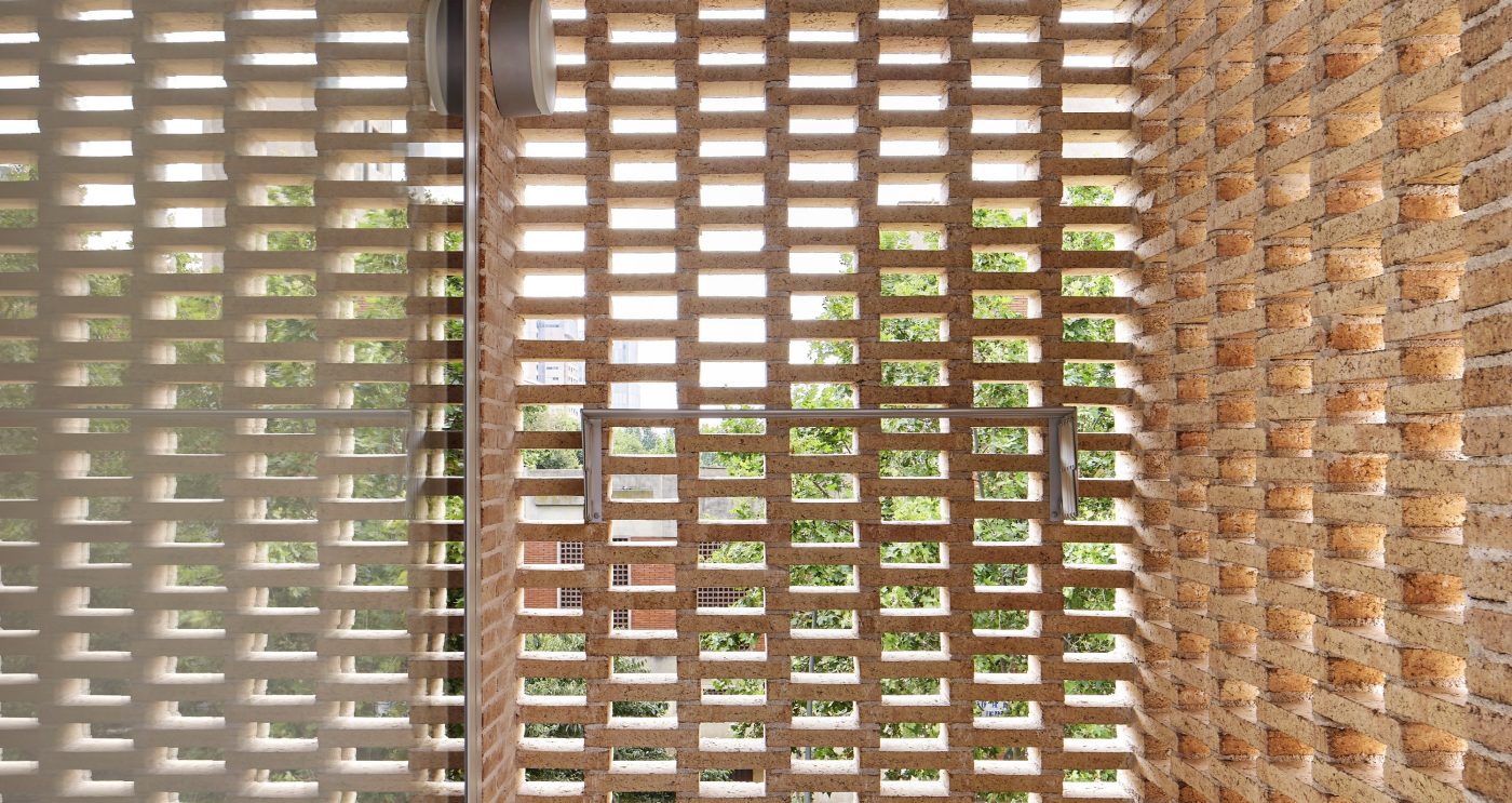 Brick Award 26 Nominee SOCIAL ATRIUM - 54 DWELLINGS IN THE BESÒS - Peris+Toral