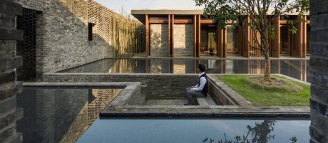 Tsingpu Yangzhou Retreat. Brick Award 22 Category "Building outside the box". neri & hu design and research office. Courtyard view