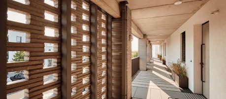 Vibrant, large-scale brick structure
