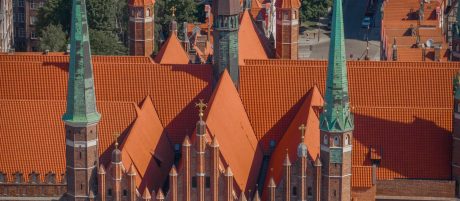 St. Mary's Church in Gdańsk  with E28 and nun monk rooftile