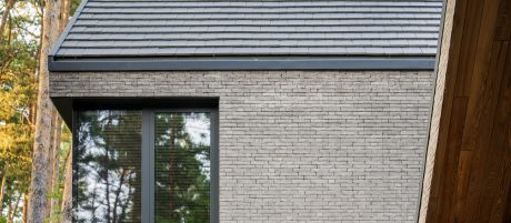 Forest Inspired House, Z3Z Architekci, Koramic Orea 9 grey engobe , Terca Iluzo grey