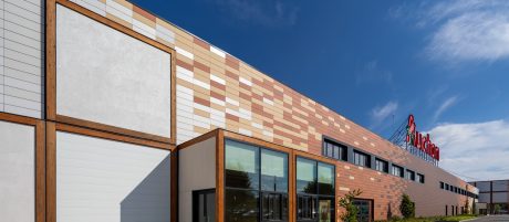 Argeton RENOVATION CENTRE COMMERCIAL AU SHOPPING BARDAGE ARGETON ET TERREAL UTILISATION BARDAGE EXISTANT LOCI ANIMA FREDERIC DARBOIS Monde Monde 15 ARGELITE