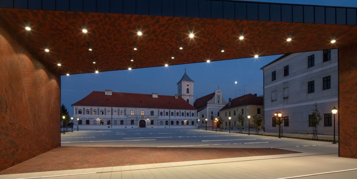 La Linia Grande/ Klinker opeka