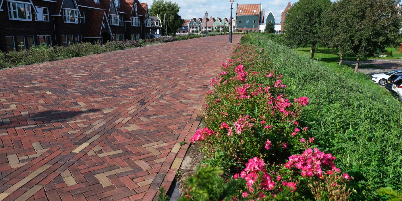 Renovation city centre, Volendam | Paver-mix | Contractor: KWS Infra | Client; Township Volendam