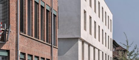 2226 Emmenweid. Brick Award 22 Category "Working together". Baumschlager Eberle Architekten. View from street