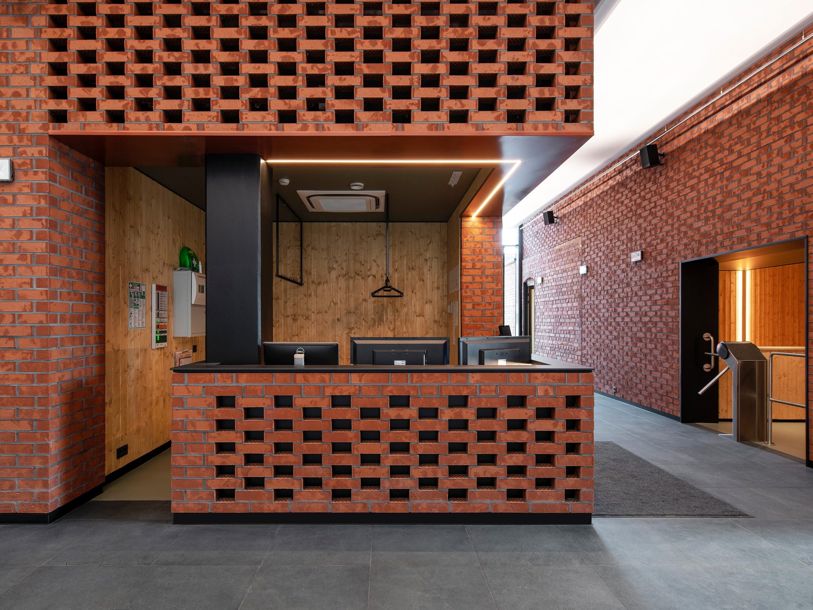 Health club of Suure-Jaani, Estonia. Used materials: Terca Nordic Line Stockholm clinker bricks in FAT65 format from Aseri plant. Photographer: Terje Ugandi.