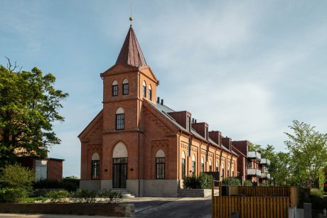 Facade cladding: Arena 500L Nordic Red | Bethleham Parish Hall, Hillerød (Denmark)