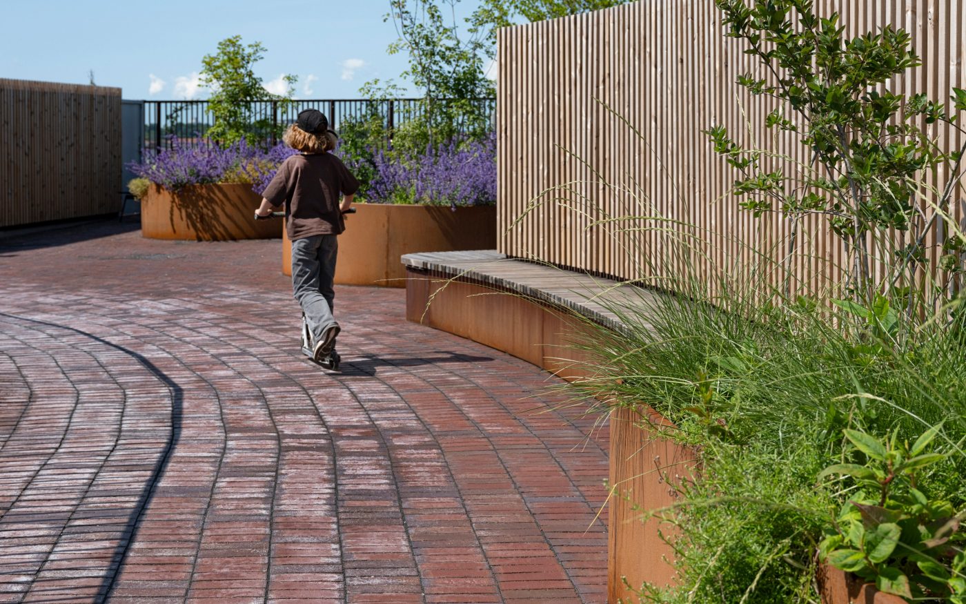 Facing brick & pavers: EW3521 Blauwrood - Juist | Harmonikahusene