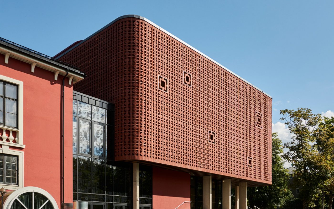 Teglstein: Iltarusko Retro | Studentersamfundet, Trondheim