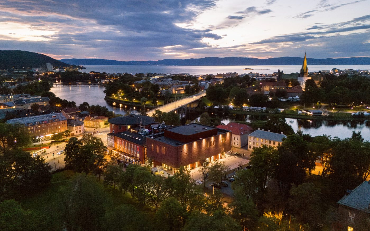 Teglstein: Iltarusko Retro | Studentersamfundet, Trondheim