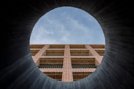 ERPI em Vila Nova de Gaia com Arquitectura Nuno Valentim e fotografias de Ivo Tavares Studio