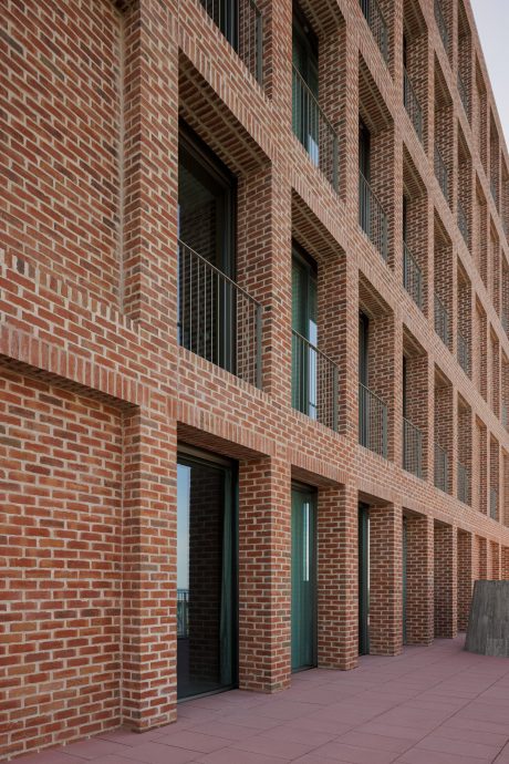 ERPI em Vila Nova de Gaia com Arquitectura Nuno Valentim e fotografias de Ivo Tavares Studio