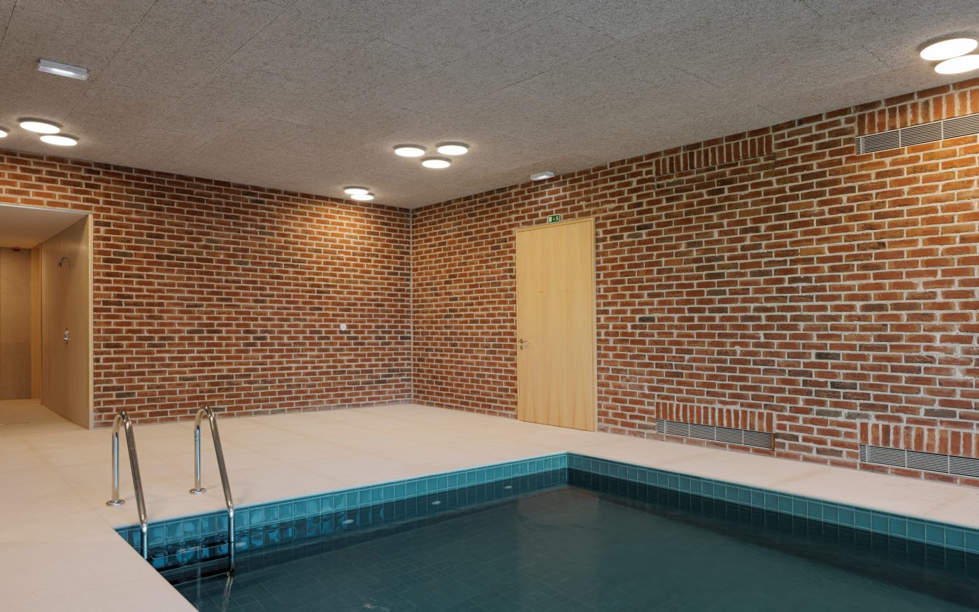 ERPI em Vila Nova de Gaia com Arquitectura Nuno Valentim e fotografias de Ivo Tavares Studio