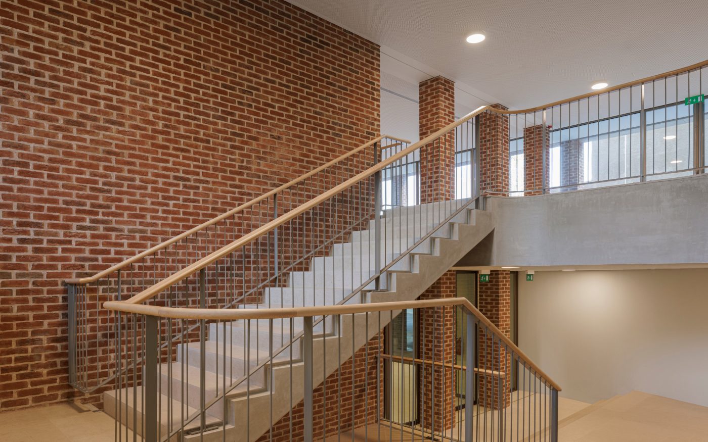 ERPI em Vila Nova de Gaia com Arquitectura Nuno Valentim e fotografias de Ivo Tavares Studio