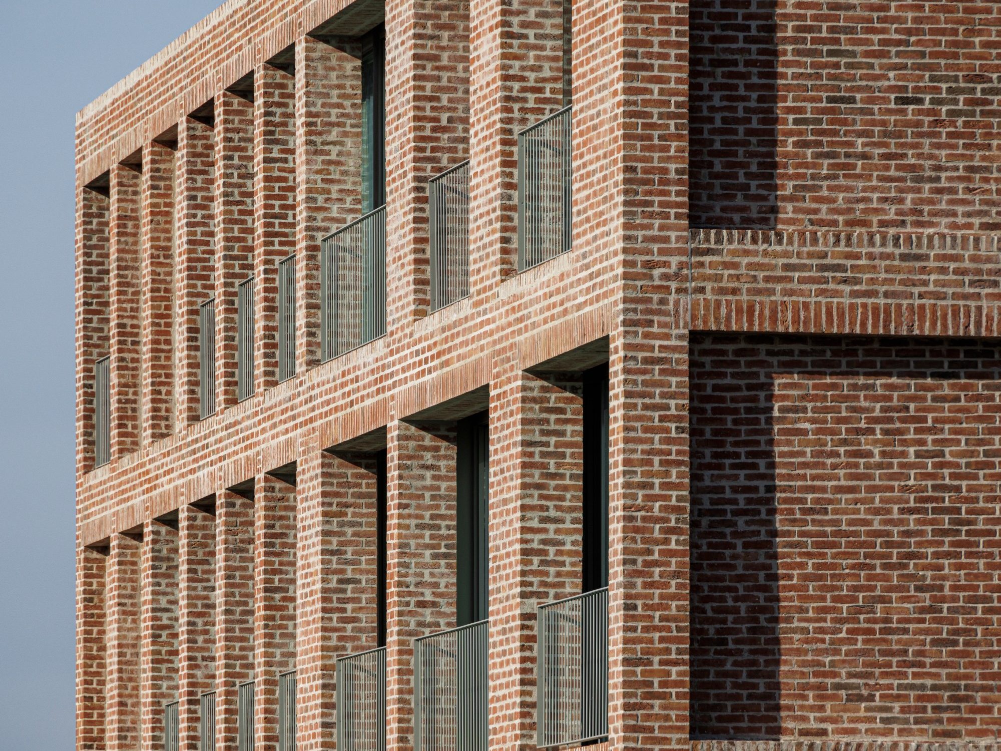 ERPI em Vila Nova de Gaia com Arquitectura Nuno Valentim e fotografias de Ivo Tavares Studio