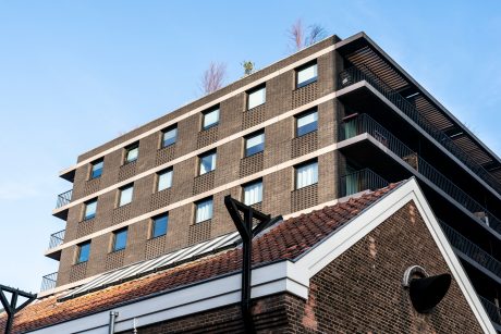 Agora Agaatgrijs HV EcoBrick. Architect: Ivar van der Zwan, Workshop Architecten. Projectontwikkelaar: VORM. Aannemer: Hillen & Roosen. Newly built apartments | De Keizer, Amsterdam