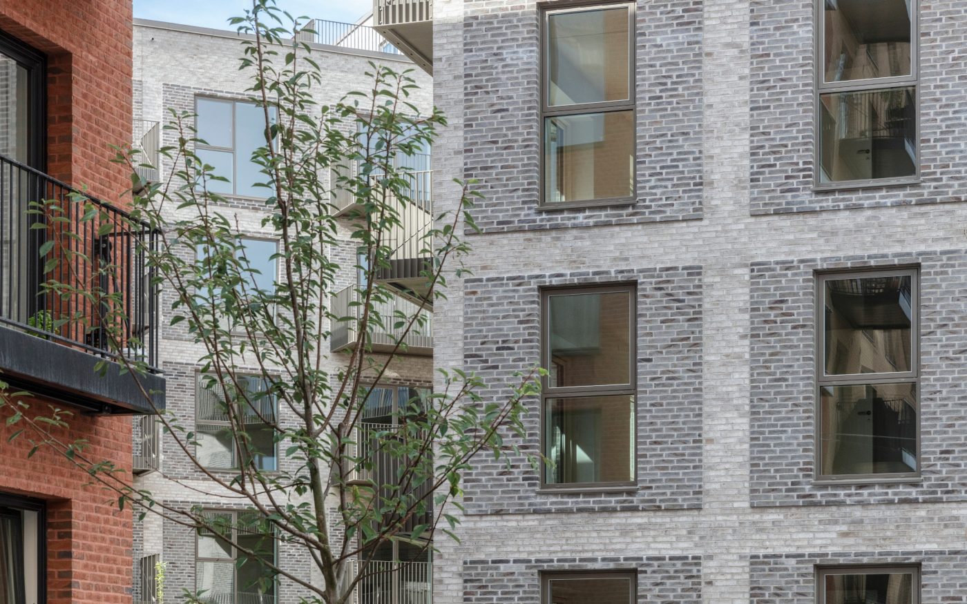 Brick: EW0450 Jern - EW0449 Kul - EW0447 Flint | Bellakvarteret, Denmark