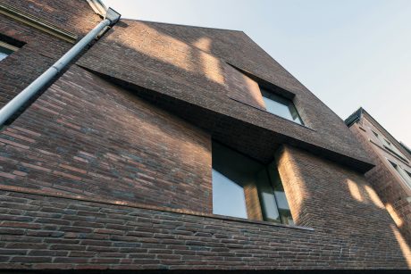 haus am buddenturm, terca linaqua vino, handform, ringofen, maaseik, haus des jahres 2019, hehnpohl architektur bda