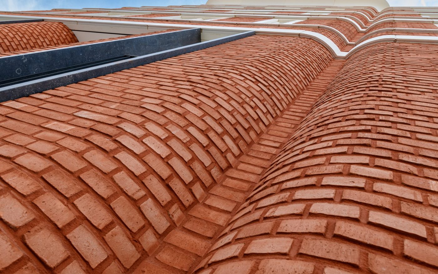 New construction 41 houses and 9 appartments Sinfonia | Leidsche Rijn, Utrecht | Facade brick: Veldbrons Gesinterd HV WF, Navarra HV WF, Blauwrood Genuanceerd HV WF, en EF en de Teunisbloem WS WF | Paver: Ravenna DF