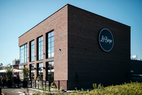 Le Burger, Wiener Neustadt, Fassadenlösungen, Terca Linaqua, vino und viola