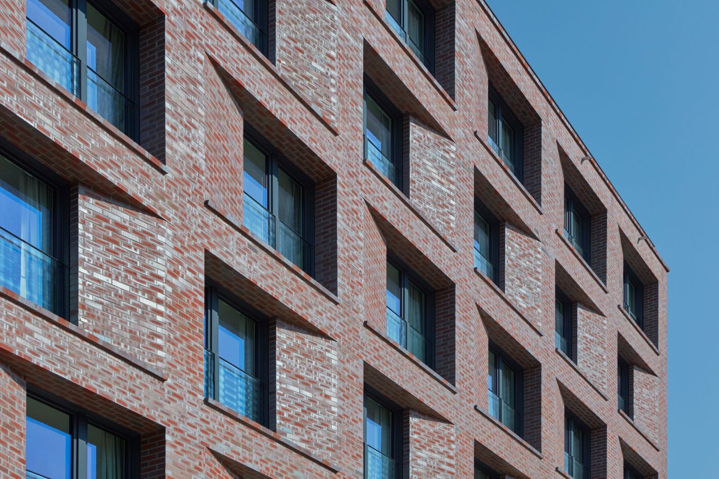 Max Dudler, Strangpressziegel, Bristol (ehemaliger Sortenname), Studentenwohnheim, Hainholz, Schulenburger Landstraße 114