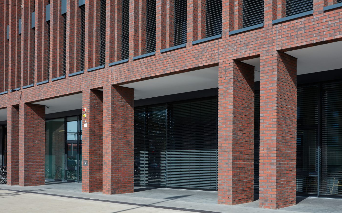 Deutsche Bahn, Lister Dreieck, Hascher Jehle Architektur, HJA, Wasserstrichziegel, Wasserstrichkollektion