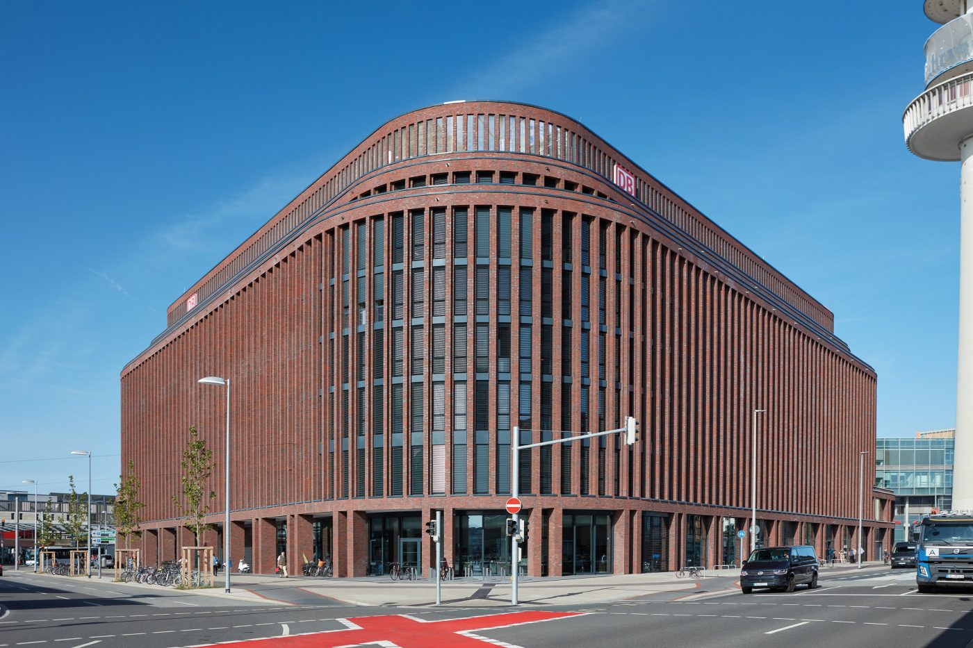 Deutsche Bahn, Lister Dreieck, Hascher Jehle Architektur, HJA, Wasserstrichziegel, Wasserstrichkollektion