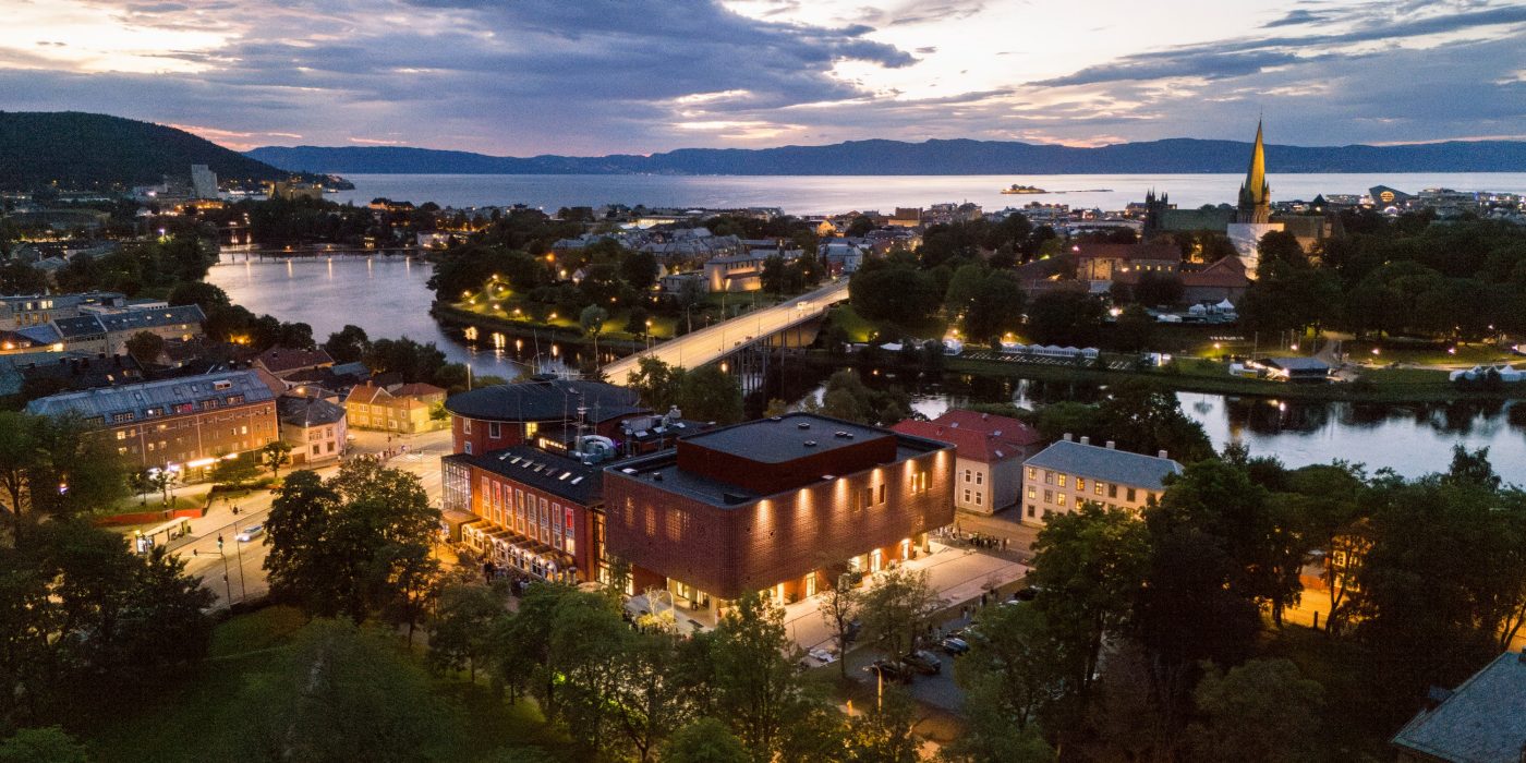 Teglstein: Iltarusko Retro | Studentersamfundet, Trondheim