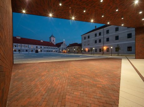 La Linia Grande/ Klinker opeka