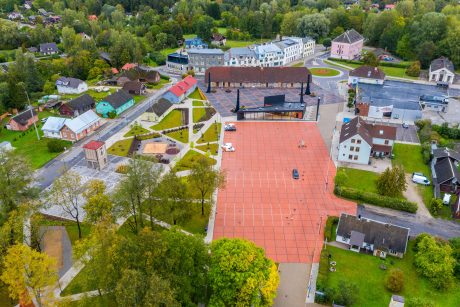 The central square in the town of Tõrva, Tõrva tower and bus station, ,Estonia. Used materials: Penter pavers Red Rough and Grafit Rough from Aseri plant (Estonia). Architect: Arhitektuuribüroo Arhitekt Must OÜ (Mari Rass, Ott Alver, Alvin Järving). Designer: Novarc Group AS. Client: Tõrva Linnavalitsus. Constructor: AS Merko Ehitus Eesti. Photographer: Arno Mikkor.