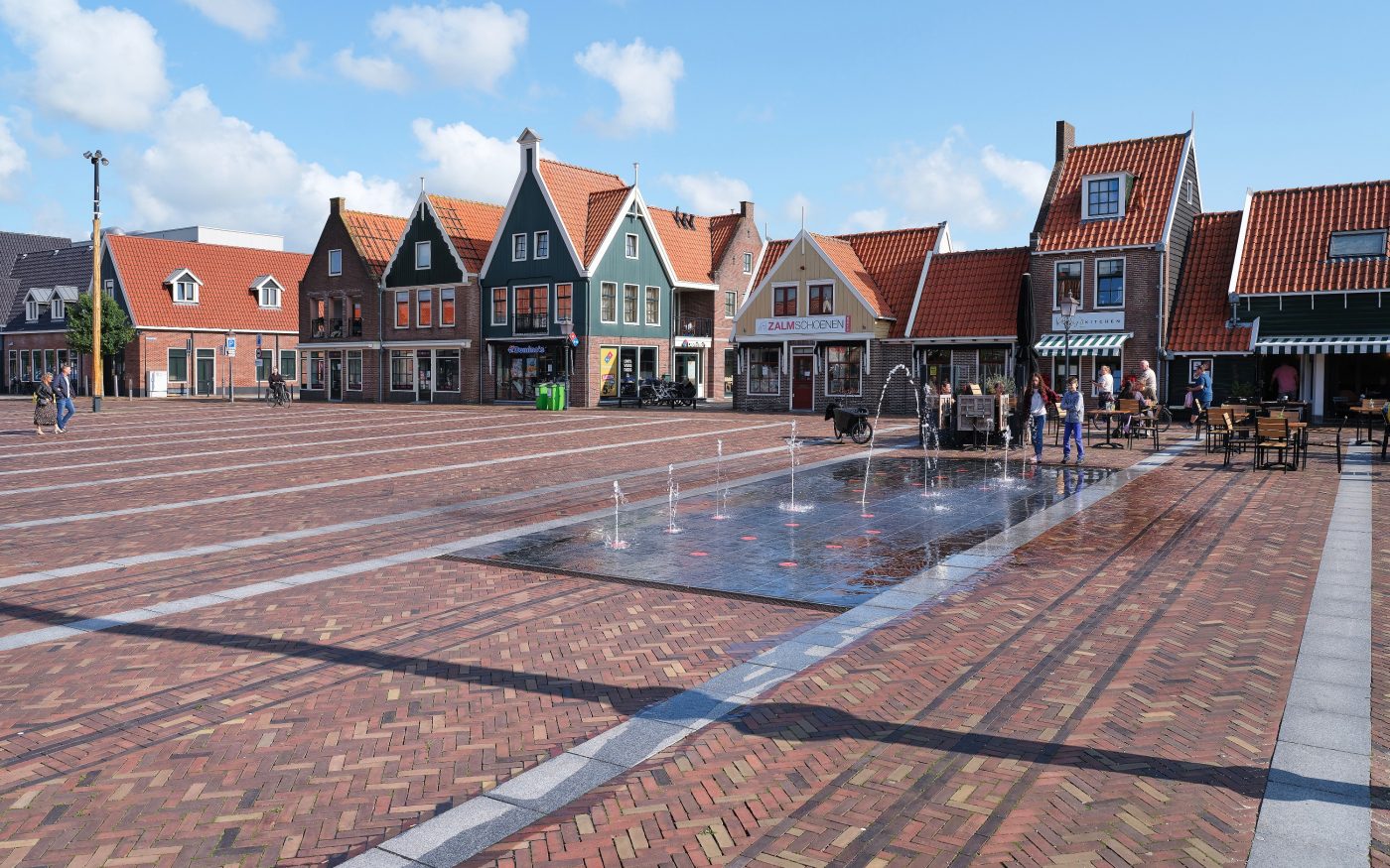 Renovation city centre, Volendam | Paver-mix | Contractor: KWS Infra | Client; Township Volendam