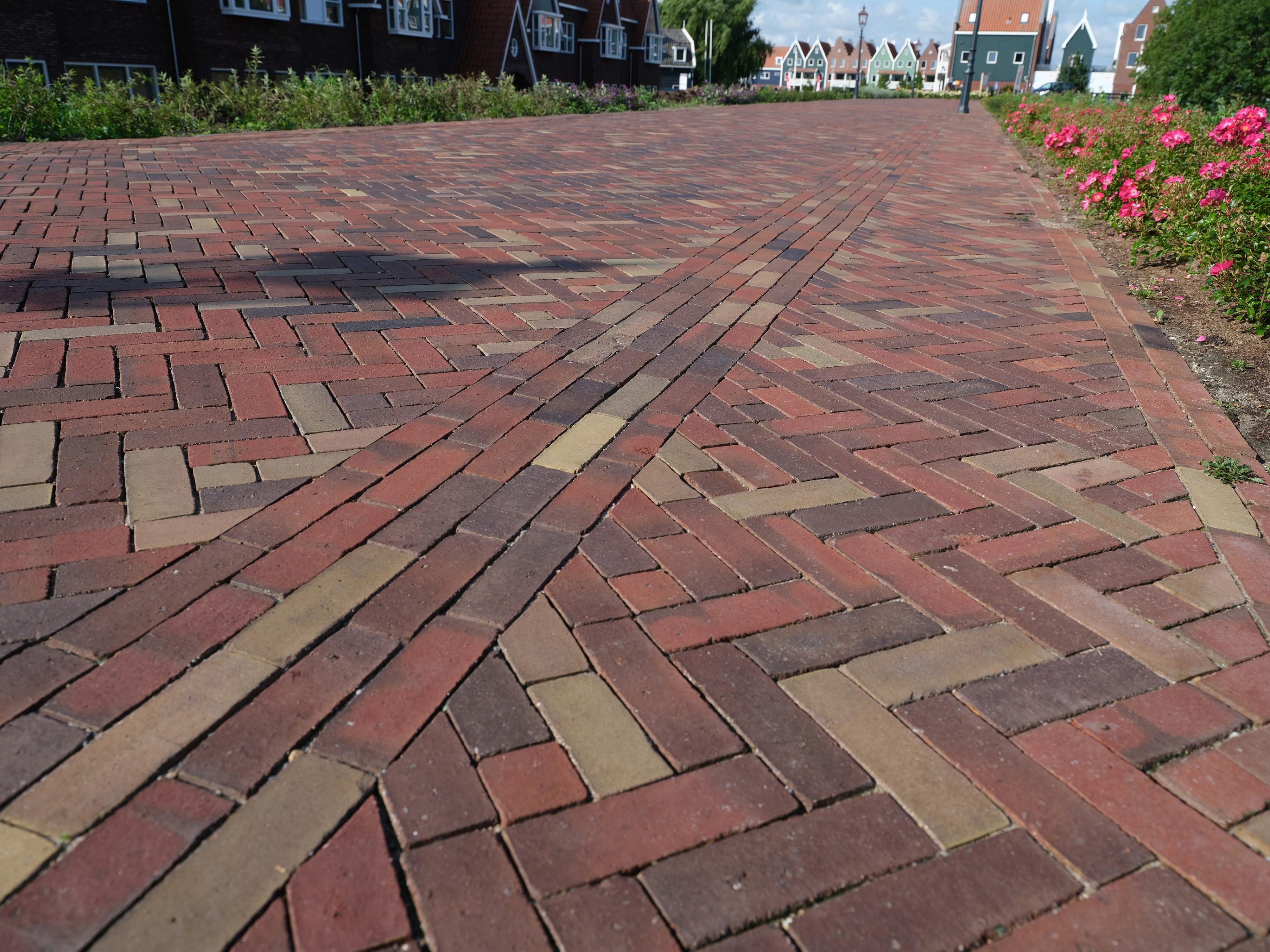Renovation city centre, Volendam | Paver-mix | Contractor: KWS Infra | Client; Township Volendam