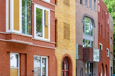 New construction 41 houses and 9 appartments Sinfonia | Leidsche Rijn, Utrecht | Facade brick: Veldbrons Gesinterd HV WF, Navarra HV WF, Blauwrood Genuanceerd HV WF, en EF en de Teunisbloem WS WF | Paver: Ravenna DF