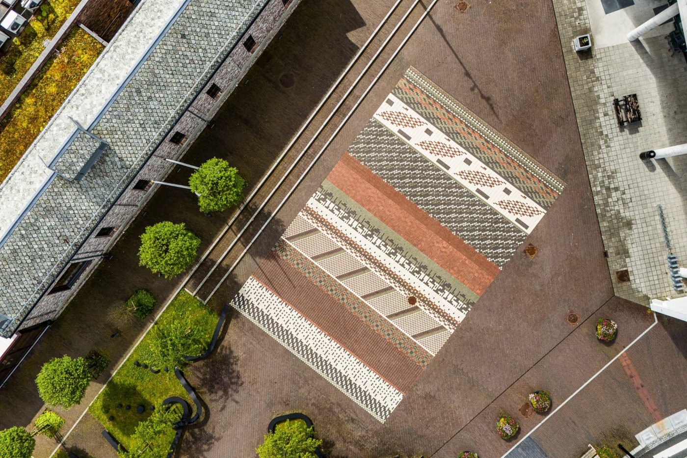 Bekledningstegl: Norten - Bretagne - Argenti - Fico Wasserstrich - Bruno - Paviona - Nero Wasserstrich | Ålgård Sentrum, Gjesdal