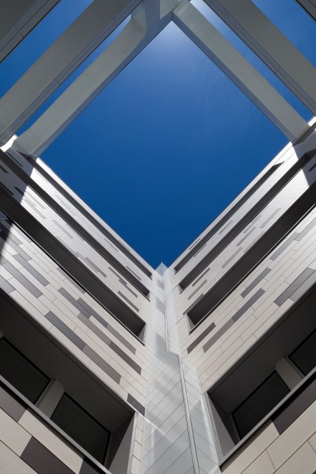 Plublic space with 4 levels. Rue Nationale 59000 Lille. Products Argelite tints  blanc carrare, gris basalte, gris métal.