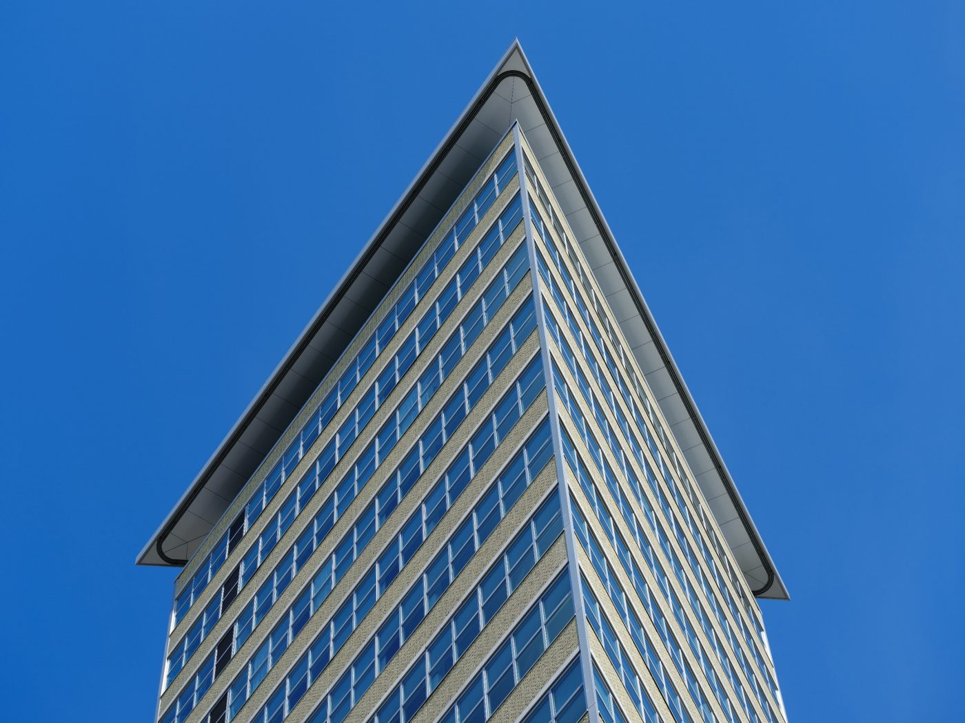 Renovation Apartment Building Toren van Oud | Den Haag | Architect: Bos Hofman Architektenkombinatie & Archipelontwerpers Eric Vreedenburgh | Panels: Lammers Beton, Weert | Developer: Euraco Vastgoed + Westend, Do Tetteroo | Facade: Glazed bricks special
