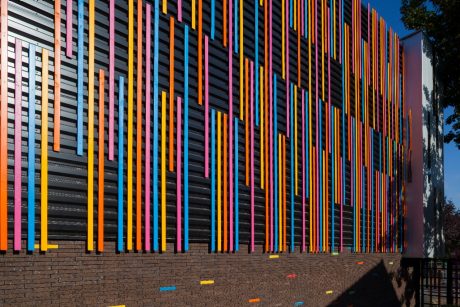  Colorful sports hall. Salle des sports colorée Mendès, rue du petit pont  59 650 Villeneuve-d’Ascq. Bricks marono brun extra E1 and glazed bricks Terca.