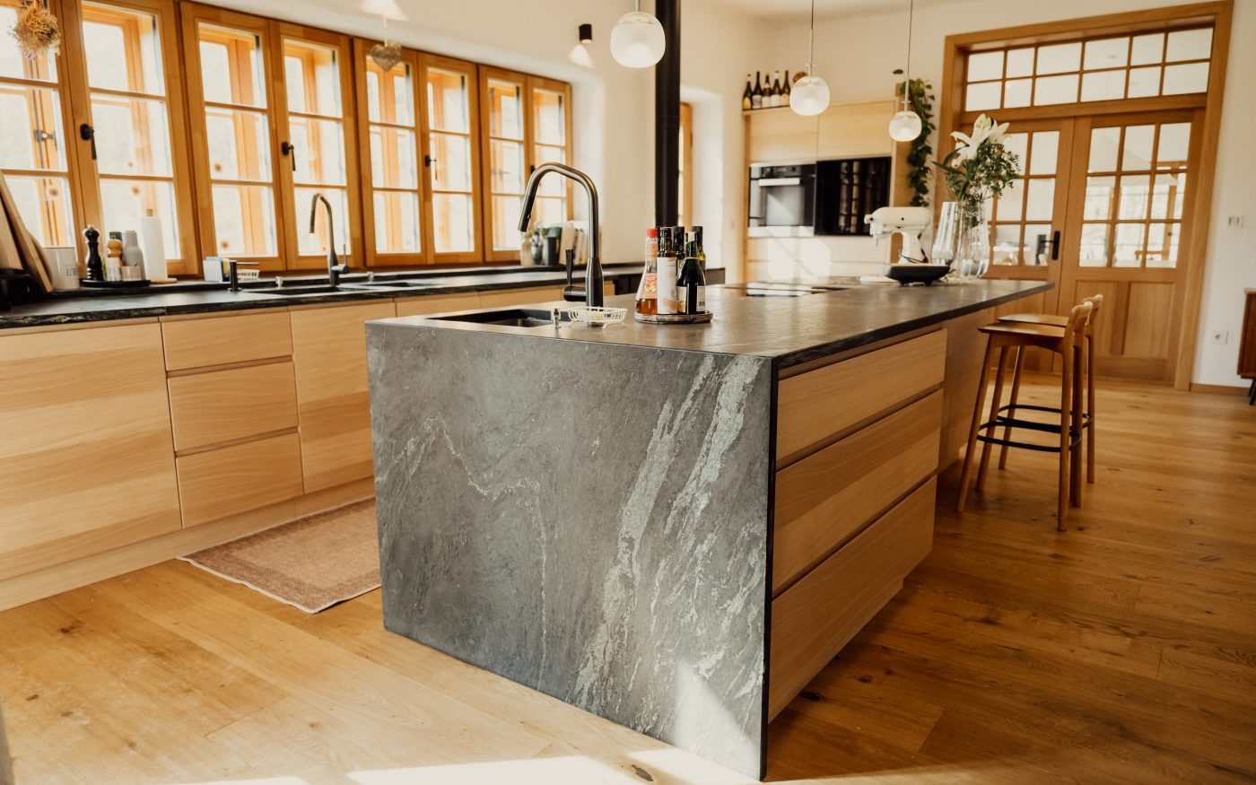 Vino Gross reference building in Zgornja Kungota (Slovenia), constructed with IZO Profi and Profi bricks, as well as Tondach roof tiles of various models and colors.