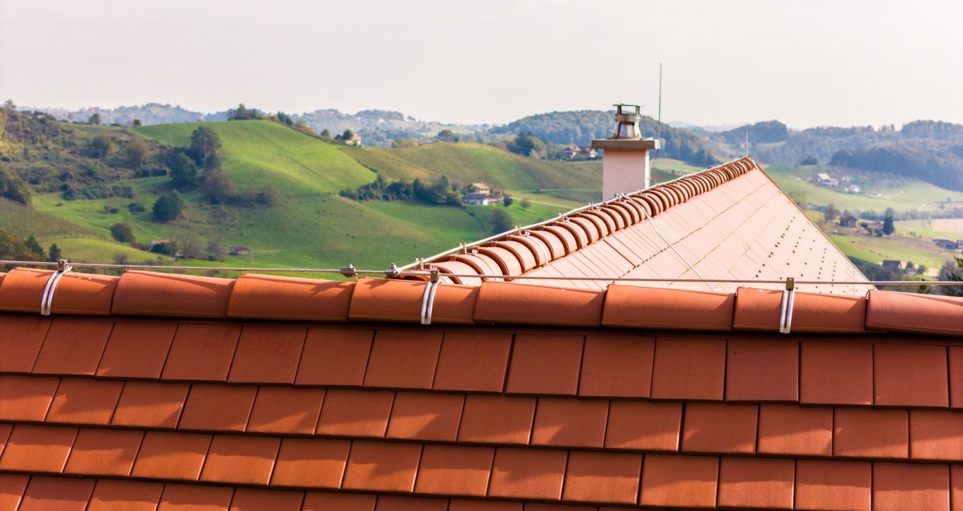 Vino Gross reference building in Zgornja Kungota (Slovenia), constructed with IZO Profi and Profi bricks, as well as Tondach roof tiles of various models and colors.