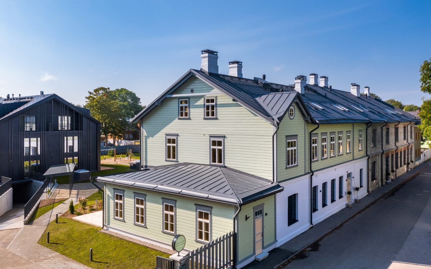 Klausson Candy Factory, Tallinn, Estonia. Used materials: Pottelberg 301, anthracite engobe. Photo: Endover Kinnisvara and Kaupo Kalda.