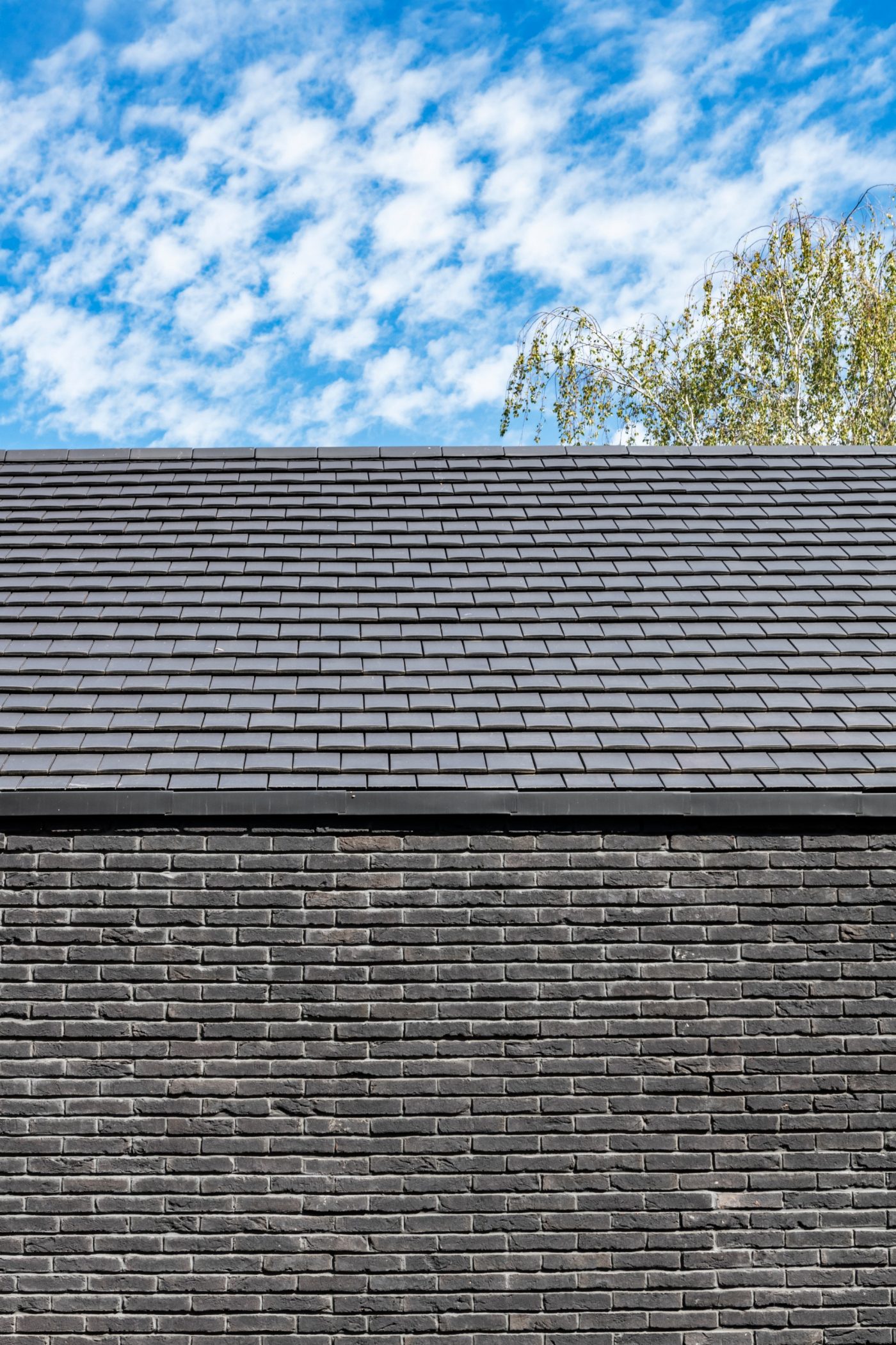 Koramic Terca Monde VANINETTI Rosny-sur-Seine et SISAP Saint-Cyr l'Ecole VANINETTI Rosny-sur-Seine SISAP Saint-Cyr l'Ecole Ville de Fontenay-le-Fleury Ville de Fontenay-le-Fleury Agence architectureo OUAZI Emilie ET Agence Hamadryade DUMONT Julien Agence architectureo OUAZI Emilie ET Agence Hamadryade DUMONT Julien Terca Agora noir graphite Koramic Vauban 2 Droite Ardoise Terca Agora noir graphite Koramic Vauban 2 Droite Ardoise