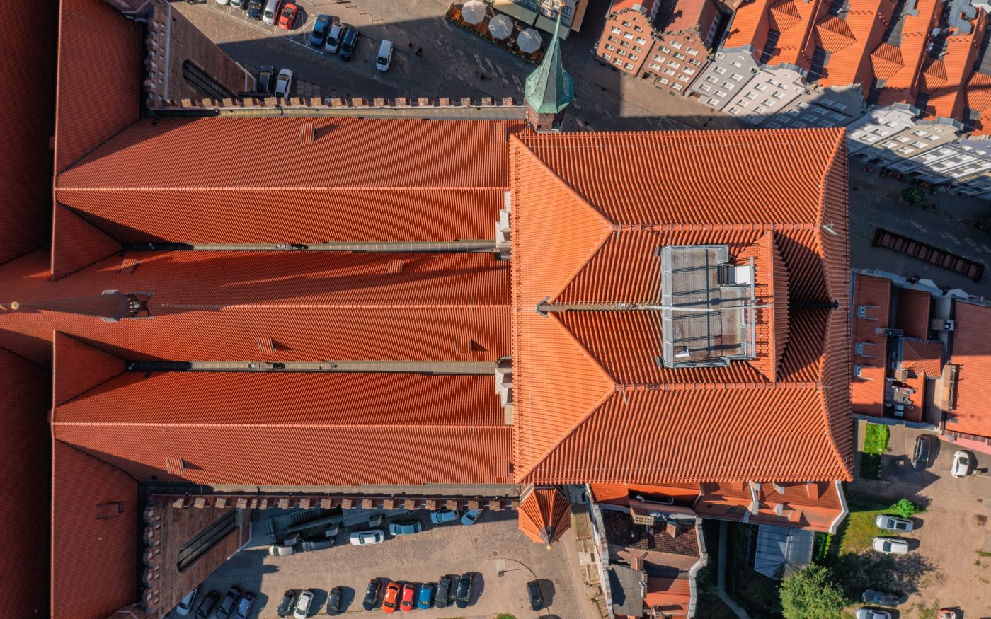 St. Mary's Church in Gdańsk  with E28 and nun monk rooftile