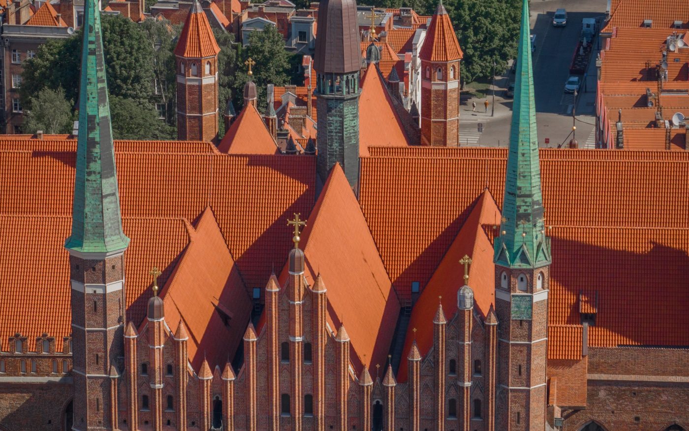 St. Mary's Church in Gdańsk  with E28 and nun monk rooftile