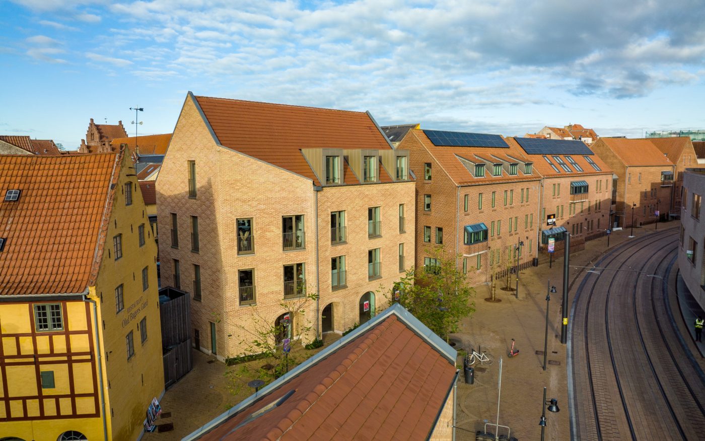 Roof tiles - Datura Naturrød - Oluf Bagers Plads, Denmark