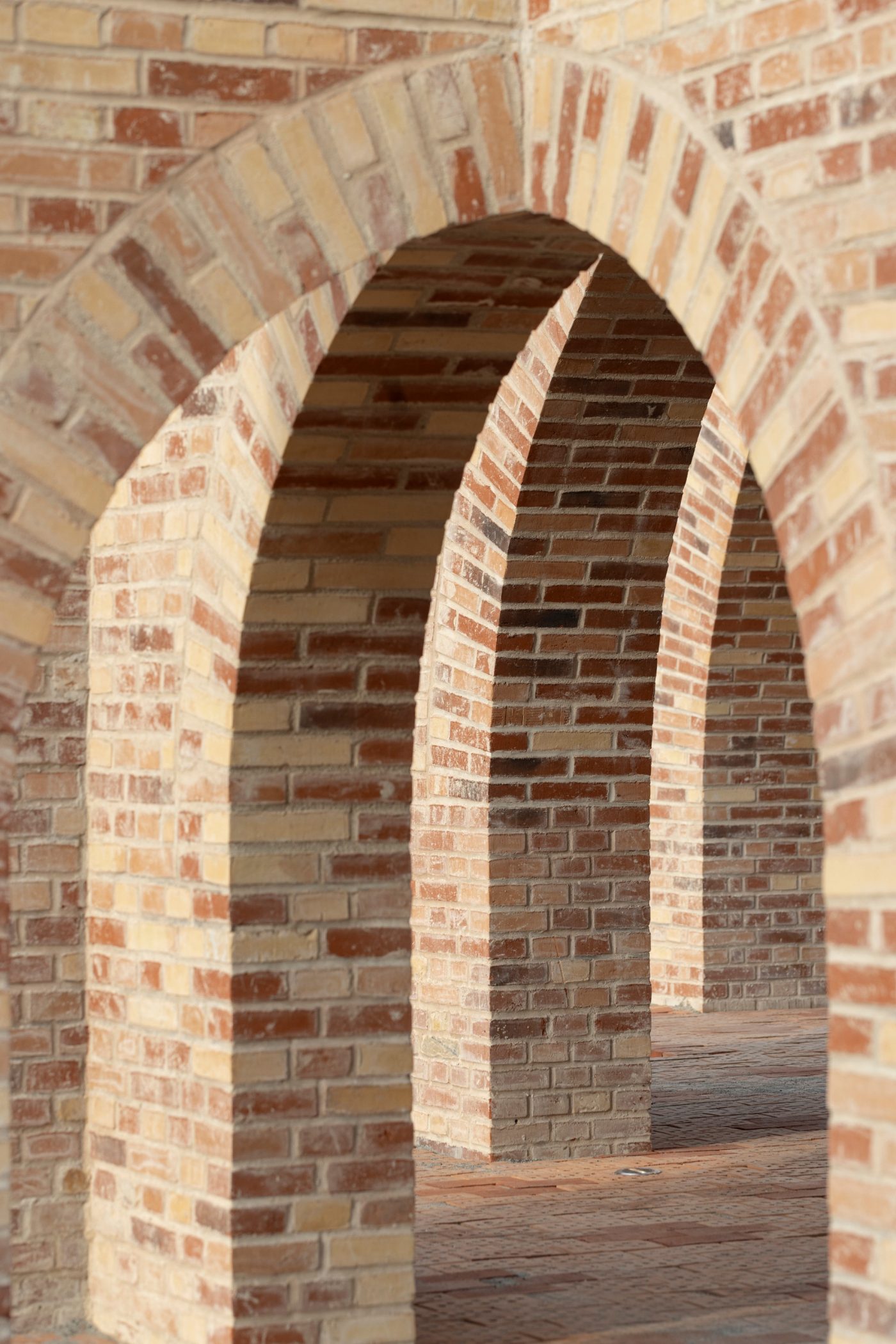 Brick: EW0466 Kobber - EW2331 Rosé - EW2207 Rød mørk - EW2115 Sommer | Bricks in Common Pavillion, Copenhagen