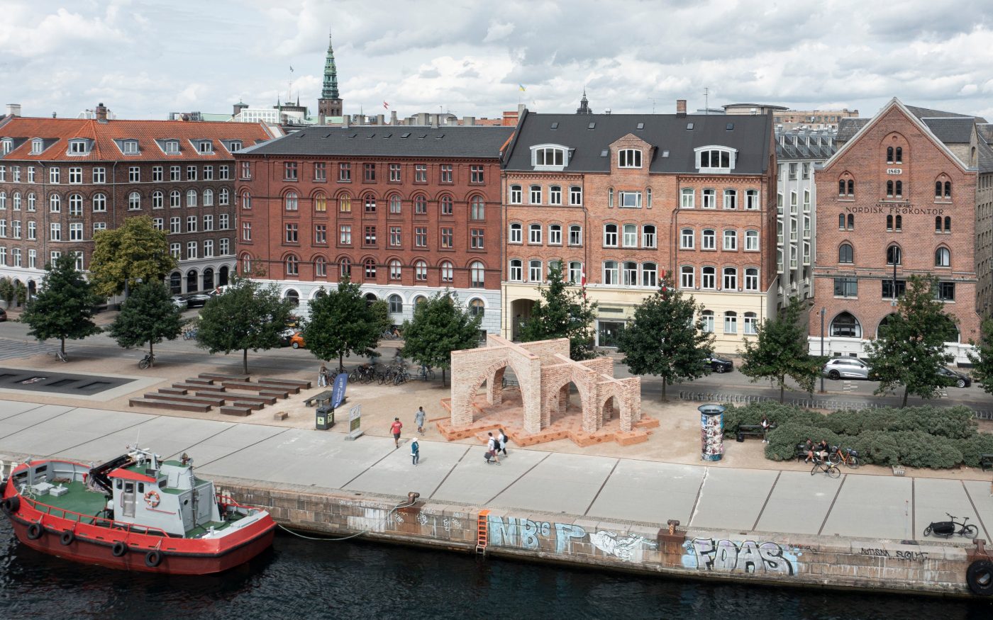 Brick: EW0466 Kobber - EW2331 Rosé - EW2207 Rød mørk - EW2115 Sommer | Bricks in Common Pavillion, Copenhagen