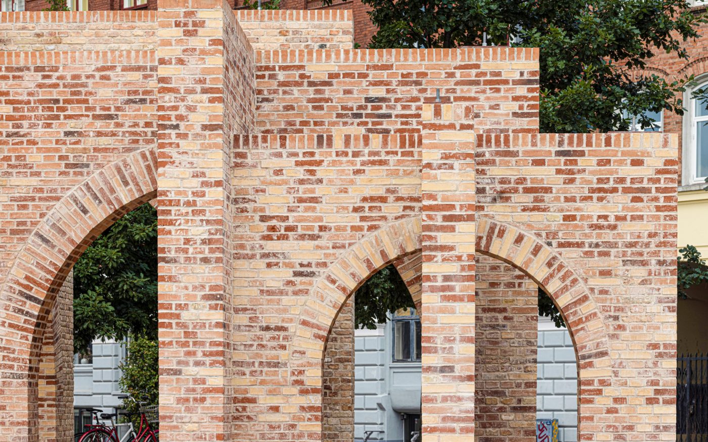 Brick: EW0466 Kobber - EW2331 Rosé - EW2207 Rød mørk - EW2115 Sommer | Bricks in Common Pavillion, Copenhagen