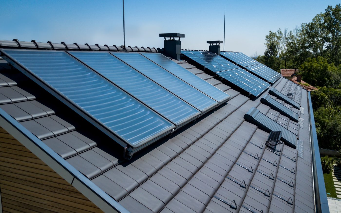 Първата е4 къща в България