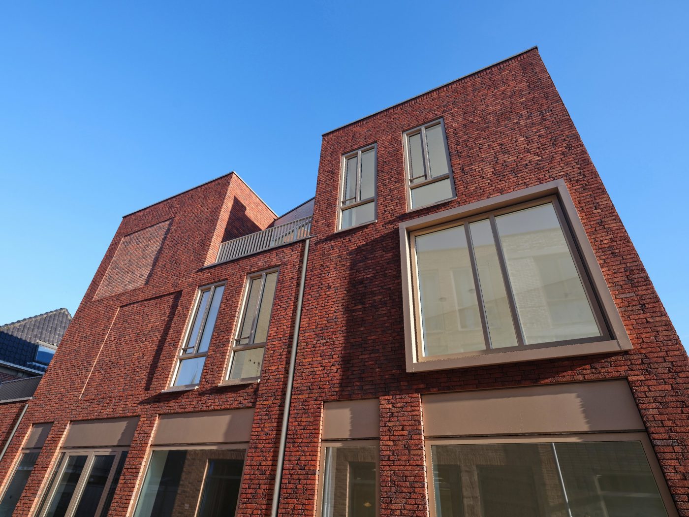 Timm-Antiek HV CB & Menton HV CB, ClickBrick Pure. Architect: Opzoom Architecten. Builder: Wessels Bouwgroep. New construction appartments and commercial space | Lichtenvoorde. 